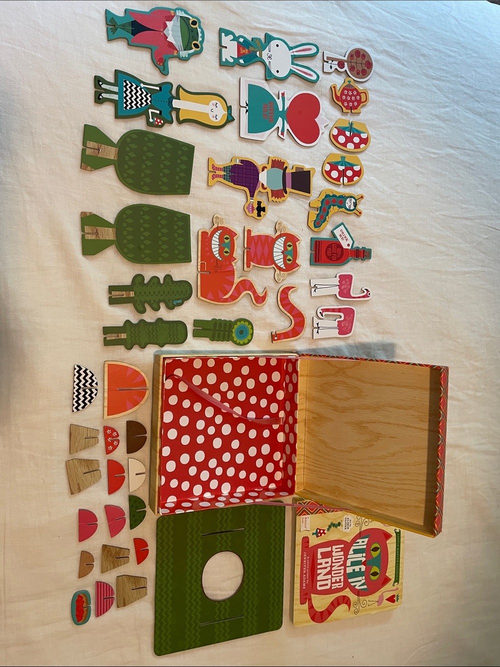 BabyLit Alice in Wonderland Colours Primer Book and Playset